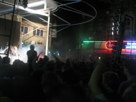 IMG 2693 Fokofpolisiekar at Vredefest 2010 in Hatfield Square (Video)