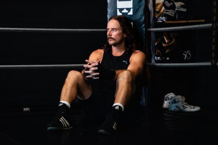 Ampie Rooftog Ampie reik nuwe enkelsnit uit: "Rooftog"