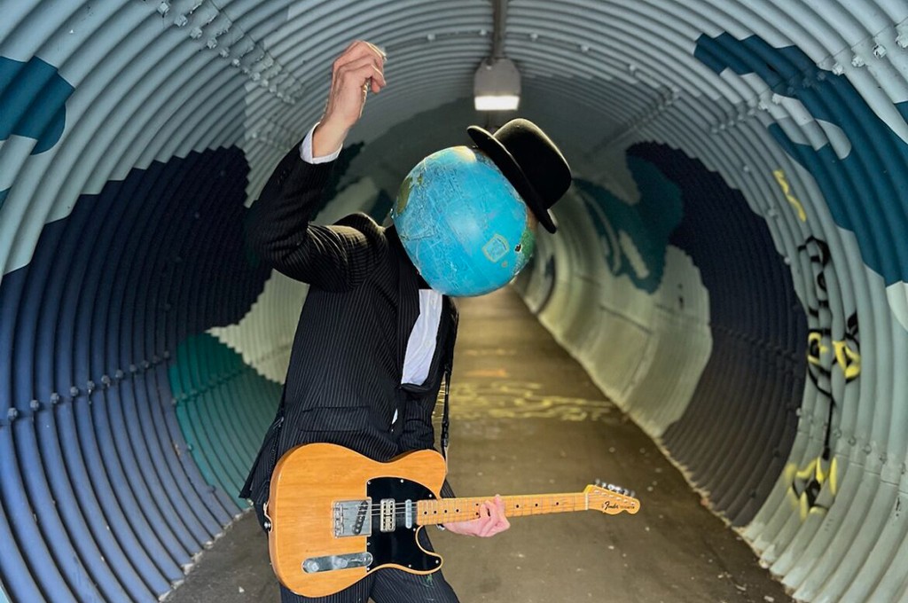 Plain Mister Smith Releases "Dream To Be Free" 3 Plain Mister Smith